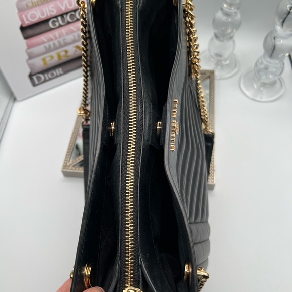 Michael Kors Black Chevron Shoulder Bag with Gold Accents - Picture 14 of 15